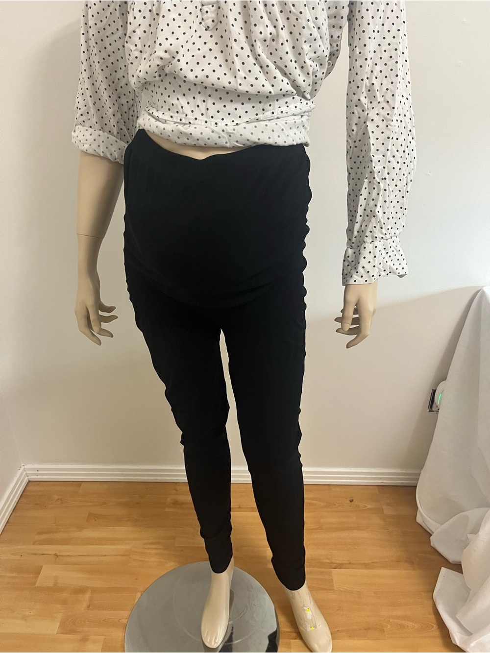 Maternity High-Waist Black Leggings - Picture 2 of 5
